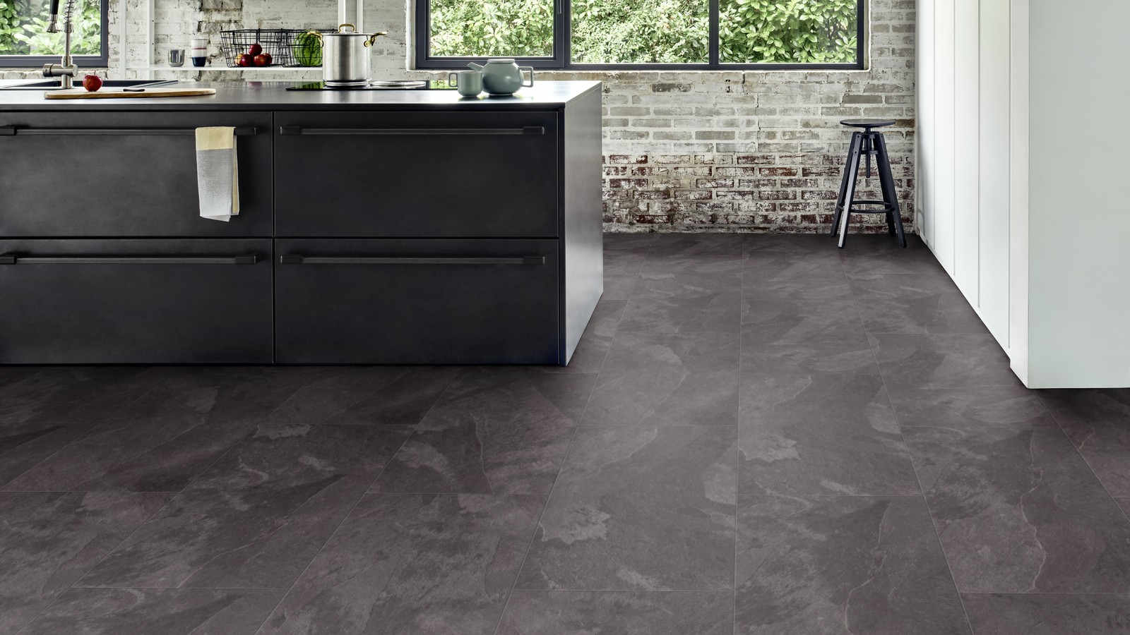 Виниловый пол Moduleo Impress Click Mustang Slate 70948 от flatbox.by