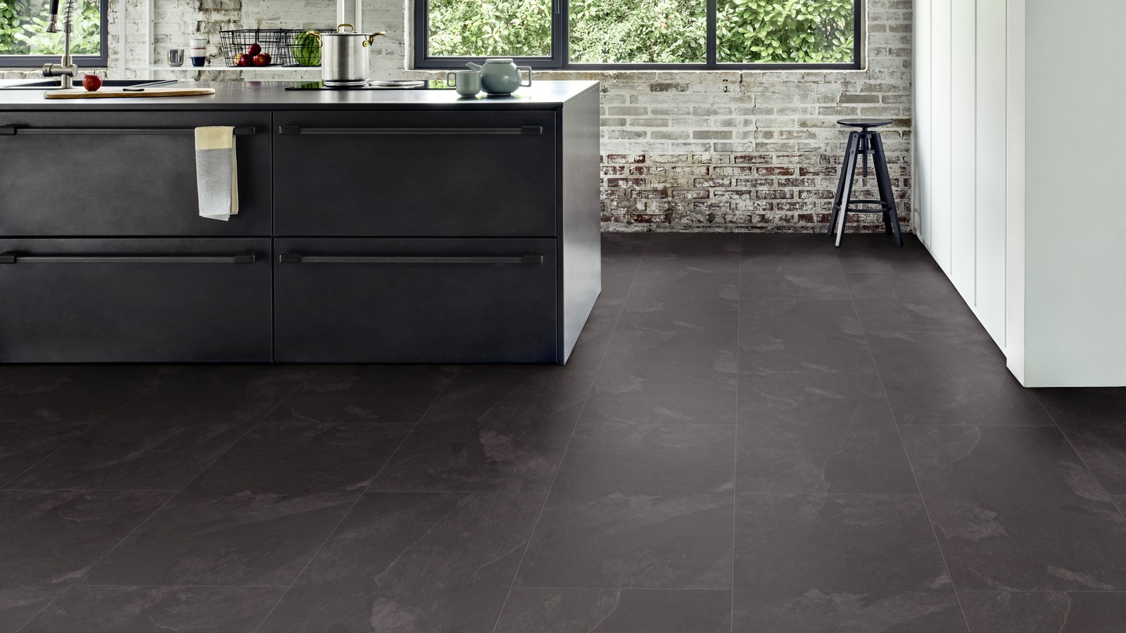 Виниловый пол Moduleo Impress Click Mustang Slate 70998 от flatbox.by